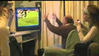 El Tano Pasman viendo un gol de Riquelme (de @wens253)