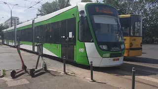 (Iunie 2023) Tramvaiele V3A-93-CH-PPC #306 (25) și Astra Imperio Metropolitan #3835 (10) la Liberty