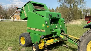 Köp Rundbalspress John Deere 575 på Klaravik