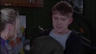 Max tells Lauren everything (Coronation Street 4th January 2023)