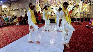 Pakistani Wedding Mehndi Dance (Song: KYA BAAT HAI)