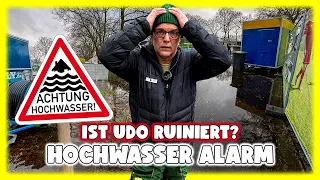 Das riecht nach Ärger - Hochwasser auf Udos Fußballplatz! | Udo & Wilke