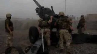 MARINE ARTILLERY FIRING IN IRAQ