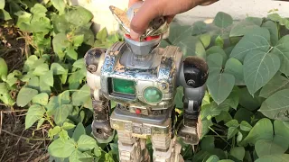 restoring robot - restoring old toys - restauración de juguete
