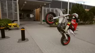 Supermoto Stunt Session! [Superretards 2013]