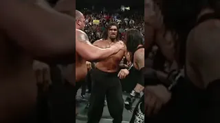 Khali help Bigshow for chokeslam again The Undertaker..