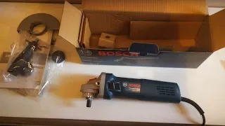 Unpacking / unboxing angle grinder Bosch GWS 9-125 S 0601396102