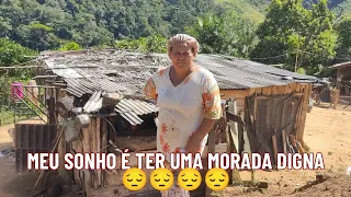 VEJA A ALEGRIA DE DONA ENIVALDINA AO RECEBER A CESTA DE ALIMENTOS QUE LEVAMOS, GLÓRIA DEUS