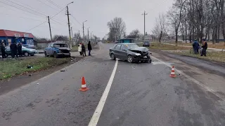 На Лозівщині  поліцейські встановлюють обставини ДТП