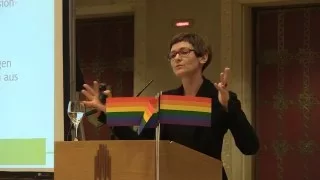 Prof. Dr. Elisabeth Tuider referiert zum Thema "PÄDAGOGIK DER VIELFALT" auf der Fachtagung 2015