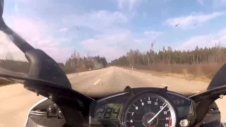 Yamaha R1 vs Mercedes SL63 AMG - speed is more than 300 km/h