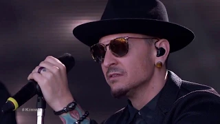 Chester Linkin Park Performs One More Light russian subtitles