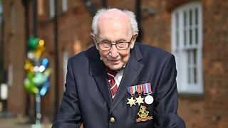 99-jähriger Kriegsveteran sammelt 12.000.000 Pfund Spenden für das britische Gesundheitssystem