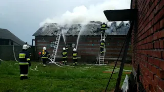 Pożar budynku gospodarczego w Chąśnie 7.06.2020 - Alarmowo 7 zastępów z OSP!