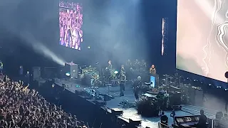 Noel Gallagher - Don't Look Back in Anger (Oasis song) at OVO Hydro Glasgow, Scotland 20/12/2023