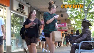 #Cowboy_prank in Australia funniest reactions. lelucon statue prank. luco patung