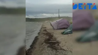 DEITA.RU Шторм в Приморье – палатки туристов уносит в море