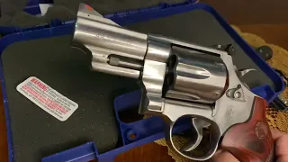 Smith and Wesson 629 deluxe￼ .44 mag