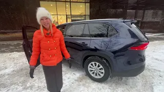 Два Toyota Grand Highlander. Лиса рулит