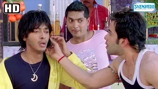 Funny comedy scene of Tusshar Kapoor & Shreyas Talpade from Golmaal Return [2008] - Ajay Devgn