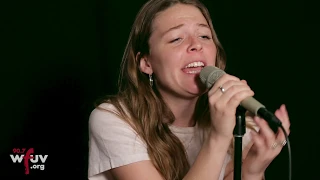 Maggie Rogers - "Light On" (Live at WFUV)