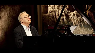 Beethoven Piano Sonata No. 17 "Tempest" - Brendel (Live, 1980)