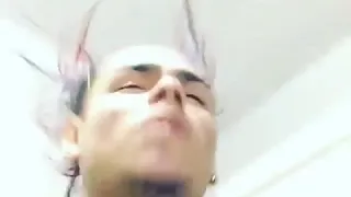 Tekashi69 listening to DIGITS BY YOUNG THUG [Full Clip]