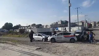 Por poco se lo lleva el tren en Santa María Magdalena