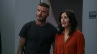 David Beckham and Courteney Cox Are Looking for...Luke and Manny? - Modern Family