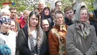 На Буковині сотні людей прийшли віддати шану та попрощатись із загиблим героєм Василем Глинським