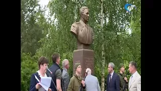 В Холме установлен памятник генералу-десантнику Василию Маргелову