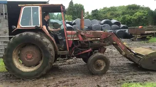 International 674 with Quicke loader