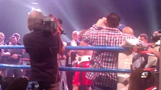 Roy Jones singing ''Can't be touched'' in Riga Arena