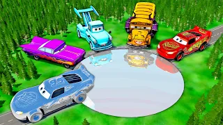 Amazing Mirror Pit vs Lightning McQueen & Big & Small Pixar Cars! BeamNG. Drive Battle!