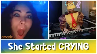 Pianist Makes Strangers CRY on OMEGLE