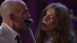 R.E.M., Patti Smith perform "I Wanna Be Your Dog" at the 2007 Induction Ceremony