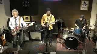 "Crossroads" Cream cover  by Creap Live 77th