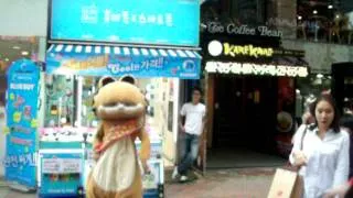 Dancing Garfield in a Seoul Street