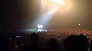 Stromae- Tous les mêmes-live Zénith de Paris (acapéla)