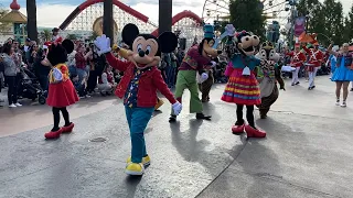 Mickey’s Happy Holidays (2022) - Disney California Adventure