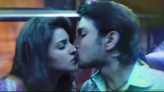 Kiss scene of sudh deshi romance movie whatsapp status video 😍 kiss in bus status 😘 kissing videos