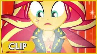 Enfrentando a Wallflower - MLP: Equestria Girls [Español Latino]