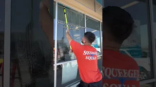 How to clean windows using proper pole technique☝️ #oddlysatisfying #satisfying #diy #windowcleaning