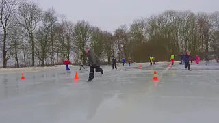 Ondanks dooi nog schaatswedstrijden voor scholieren in Luttelgeest