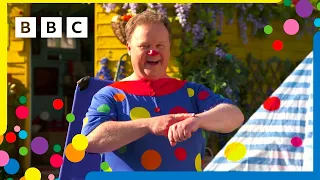 Going to the Beach with Mr Tumble and Friends | Mr Tumble and Friends