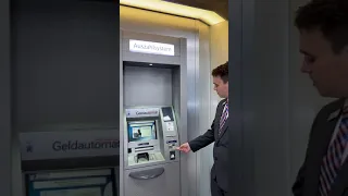 Auswahl der Geldscheine am Automaten