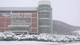 Gerald R. Ford Airport preparing for high impact snow, Thanksgiving travel rush