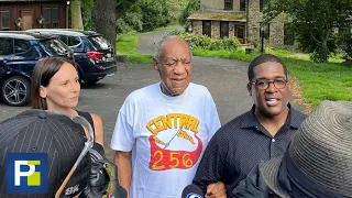 Imágenes de Cosby al llegar a su casa luego de que una corte le anulara condena por agresión sexual