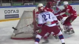 Dominik Hasek (Spartak Moscow) fantastic save