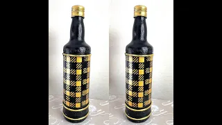 DIY PLAID DECORATED BOTTLE. RECYCLE WITH ART. GARRAFA DECORADA EM XADREZ